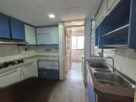 Emerald Park Rm 4 photo 3