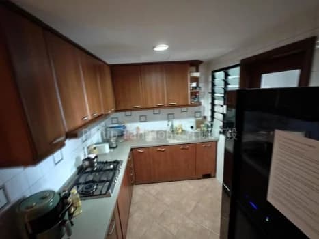 Condo For Room Rent Central Grove photo 3