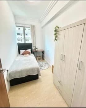 150 Thomson Road photo 1