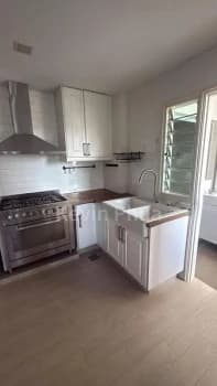 11 Flora Road photo 4