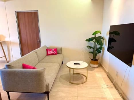 260 Queensway photo 2