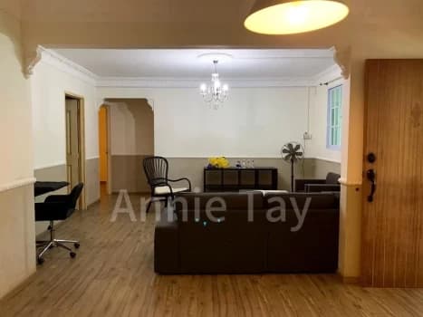 Master Room Hdb For Rent In 159 Simei Road photo 5